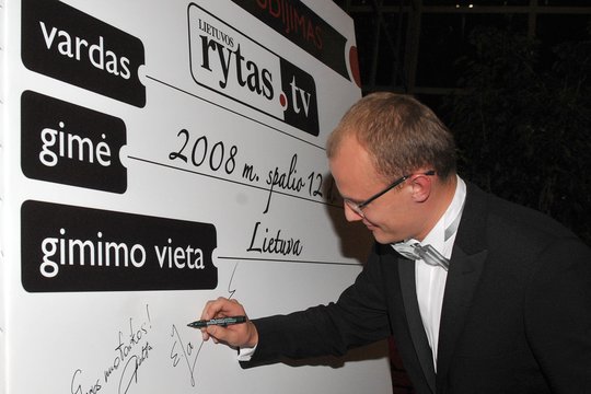 1994 m. Vilniuje pradėjo transliuoti „Vilniaus televizija“. 2001 m. pakeitė pavadinimą į „5 kanalas“, 2008 m. spalio 12 d. tapo „Lietuvos ryto TV“.