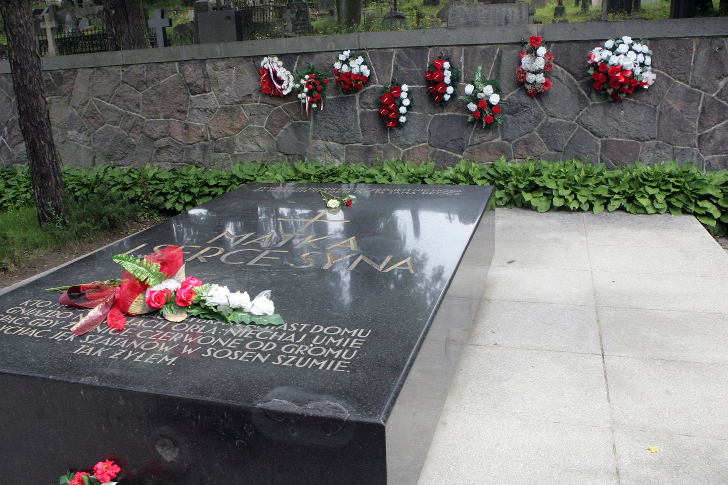 1935 m. mirė Lenkijos valstybės veikėjas, vienas moderniosios Lenkijos kūrėjų Jozefas Piłsudskis (67 m.). Ignoravo 1918 m. Lietuvos valstybės atkūrimo aktą. Palaidotas Vavelyje Lenkijoje, širdis – Rasų kapinėse Vilniuje.<br>T.Bauro nuotr.