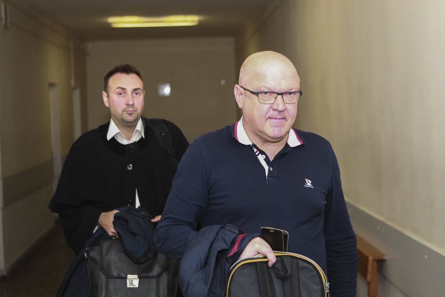  Kauno gydytojas Ž.Saladžinskas (nuotr. dešinėje) apskundė nuosprendį byloje dėl pacientės mirties, prašydamas jį išteisinti.<br> G.Bitvinsko nuotr.