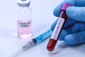 Lietuva įsitraukė į Japonijos mokslininkų sukurto vaisto „Avigan“ tyrimus: tikisi, kad sustabdys koronavirusą