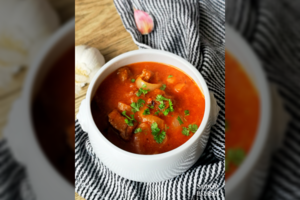 Senovinis austriškas guliašas patiko nuo pat pirmojo šaukšto