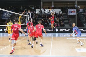 Po sezono Prancūzijoje tinklininkas A. Mišeikis padėjo į šalį klubo pasiūlymą ir žvalgosi naujų karjeros galimybių