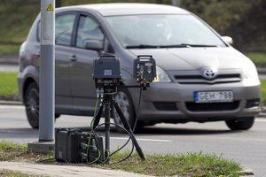 „Trikojų“ greičio matuoklių rezultatai nedžiugina – daliai vairuotojų teks keliauti pėsčiomis