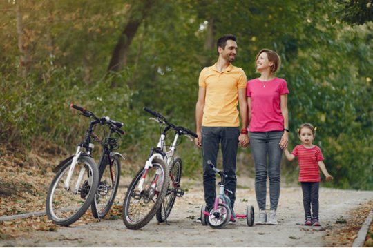 Konkretūs skaičiai, kaip parinkti vaikui ir suaugusiam dviratį pagal jo ūgį