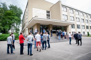 Priėmė galutinį sprendimą dėl mokslo metų baigimo: žinia mokiniams ir studentams