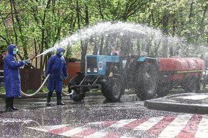 Rusai geriamuoju spiritu dezinfekuos gatves, žmones, paruošė ir paslaptyje laikomą priemonę