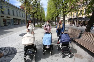 Nuo šiandien – svarbūs pokyčiai: laisvinami ribojimai dėl kaukių dėvėjimo