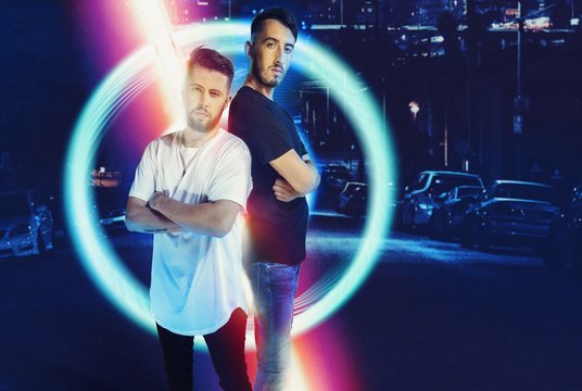 Internetą užkariavęs „2Kvėpavimas“ pristatė vasaros hitą