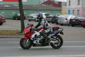 Policijai įkliuvo 241 km/val. lėkęs motociklininkas: pažeidimą užfiksavo neįprastu būdu
