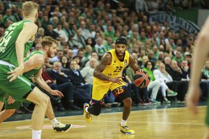 „Barcelona“ klubas nutraukė su sutartį su į JAV išvykusiu amerikiečiu