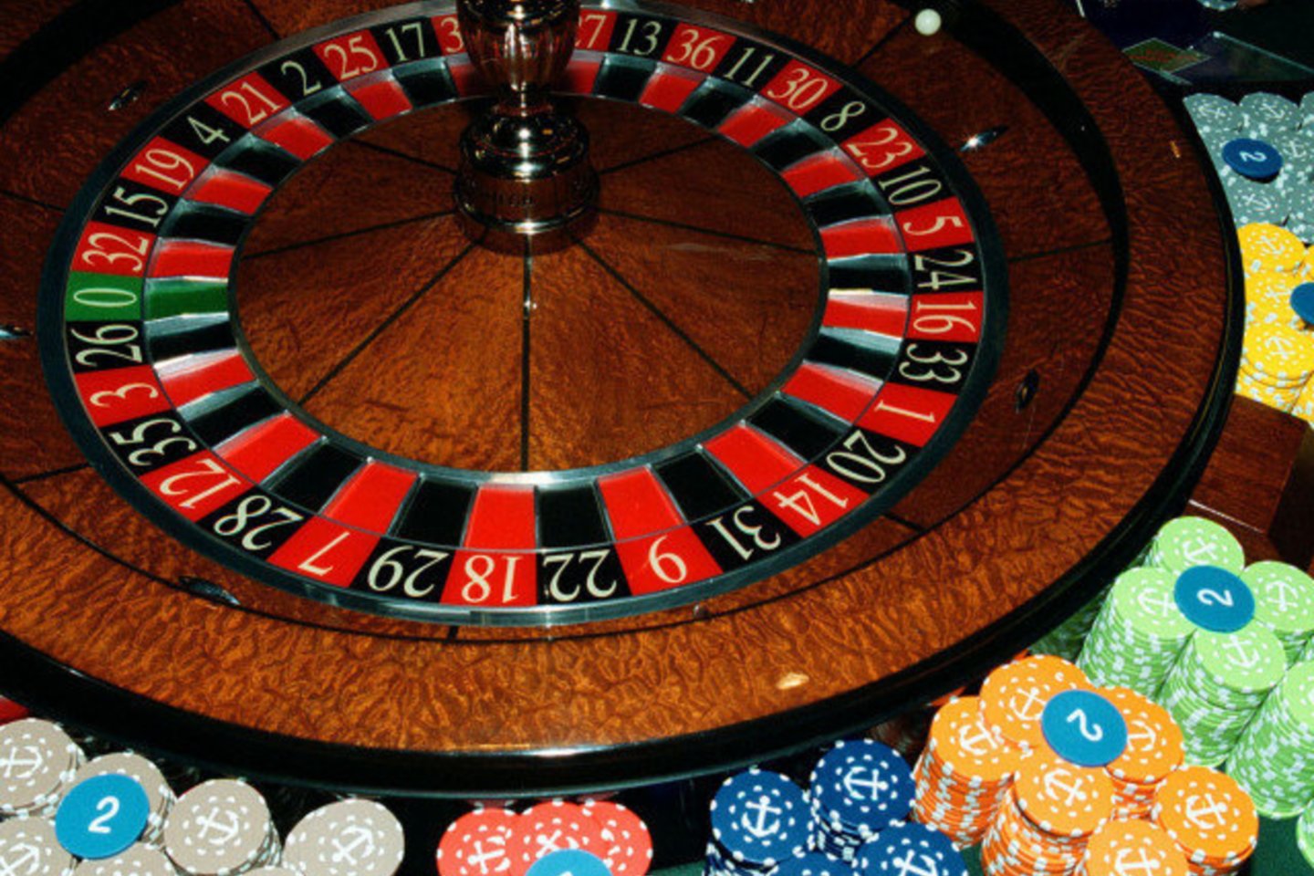 Vyriausybei leidus nuo pirmadienio atsidaryti lošimų namams, kazino rengiasi atnaujinti veiklą, bet dar laukia detalesnių instrukcijų.<br>M.Vidzbelis