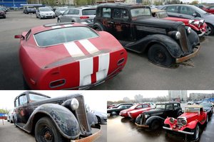 Neįtikėtina: aikštelėje stovi išskirtiniai senoviniai automobiliai, kurių niekas nepasigedo