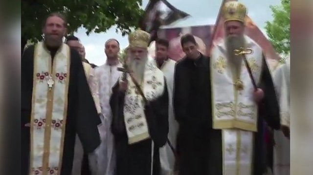 Juodkalnijoje įsiplieskė protestai: reikalaujama paleisti suimtus dvasininkus