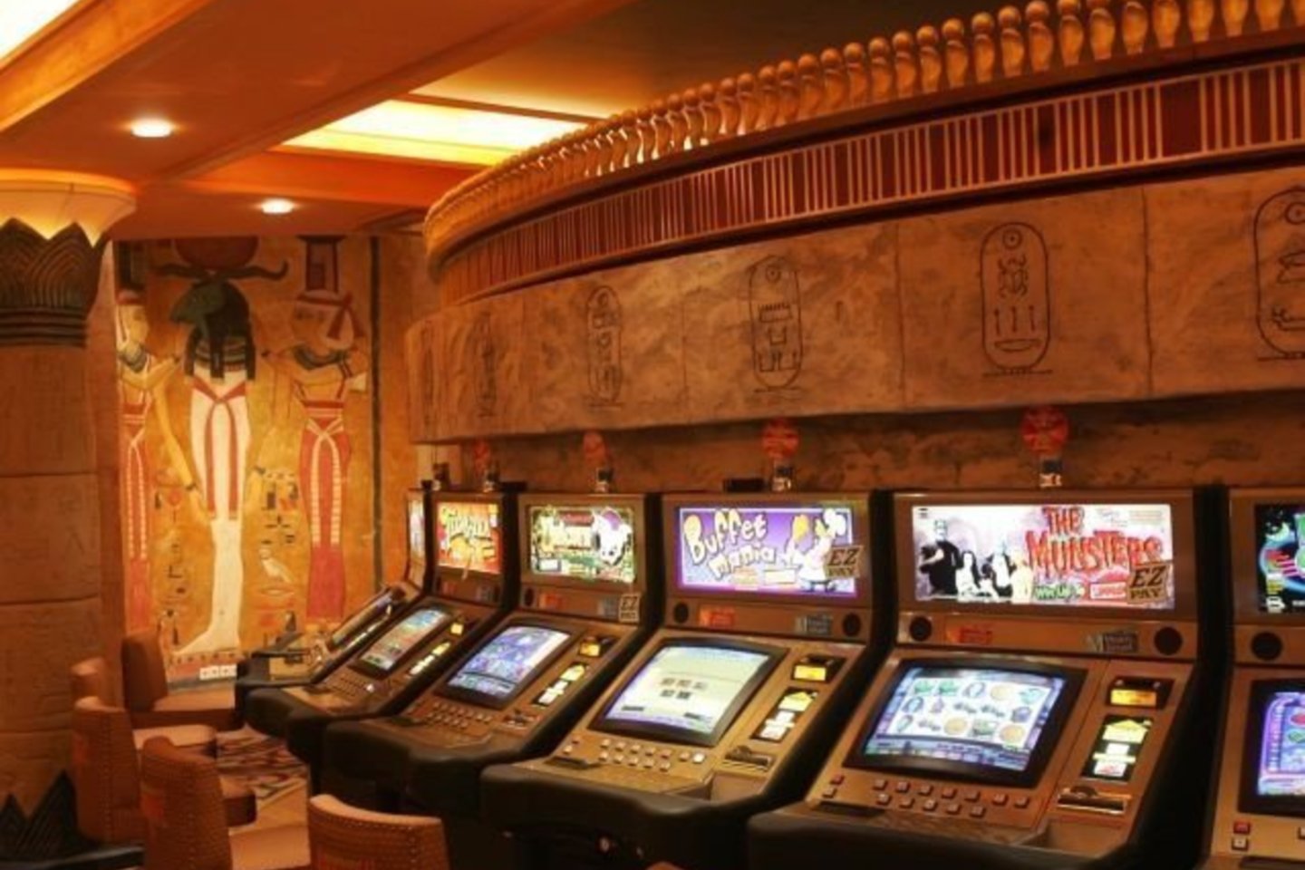 Sveikatos apsaugos ministerija (SAM) nustatė sąlygas, kurias įvykdžius galės veikti lošimo namai (kazino) ir lošimo automatų salonai.<br>A.Barzdžius