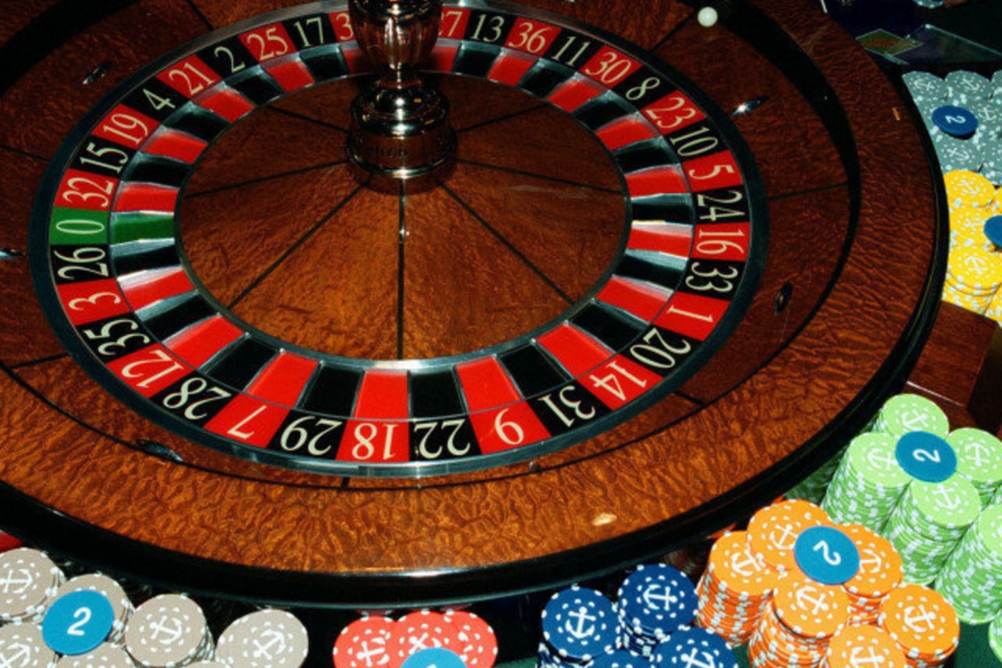 Sveikatos apsaugos ministerija (SAM) nustatė sąlygas, kurias įvykdžius galės veikti lošimo namai (kazino) ir lošimo automatų salonai.<br>M.Vidzbelis