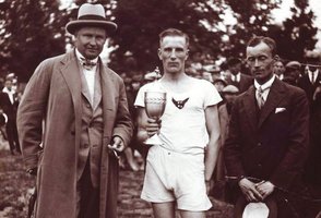 Įdomybė iš praeities: Kipras Petrauskas degė aistra ne tik operai, bet ir sportui