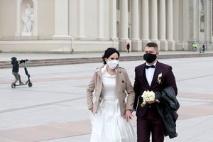 Per karantiną Lietuvoje santuokų sumažėjo perpus: jaunieji su viltimi žiūri į vasarą ir rudenį