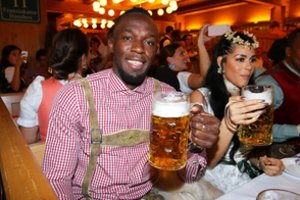 Sprinto legenda U. Boltas pasinėrė į tėvystės rūpesčius