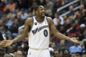 Neįtikėtina istorija: benamis ir kolonėlės savininkas padėjo NBA žvaigždei laimėti 300 tūkst. dolerių