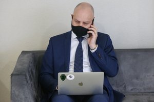 Lygių galimybių kontrolierė turės darbo: prašoma ištirti, ar A. Verygos ribojimai nediskriminuoja pagal amžių