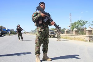 Afganistane per kelias atakas žuvo 14 civilių ir devyni provyriausybiniai kovotojai