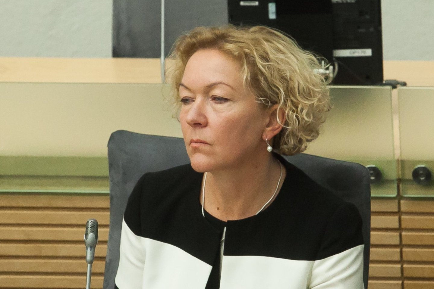  Seimo narių slapto balsavimo rezultatai lėmė tai, kad Seimo 2020 m. balandžio 21 d. nutarimu AT teisėja S. Rudėnaitė atleista iš šio teismo Civilinių bylų skyriaus pirmininko pareigų, nepaskyrus jos AT pirmininke.<br> D.Labučio/ELTA nuotr.