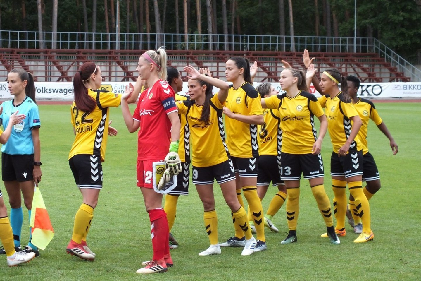  Moterų futbolo sezonas prasidės birželio pradžioje.<br>fkgintra.lt nuotr.