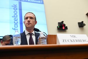 M. Zuckerbergo prognozė – pasakė, kiek ir kada „Facebook“ darbuotojų dirbs nuotoliniu būdu