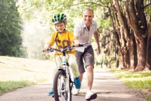 Treneris pasidalijo patarimais, kaip išmokyti vaiką važiuoti dviračiu