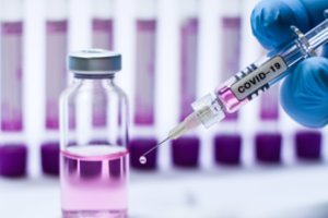 Pasaulio medikų asociacija reikalauja privalomų skiepų nuo koronaviruso