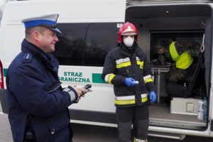 Atvėrė kelią: Lietuvos piliečiai nuo šiol gali tranzitu grįžti per Lenkiją