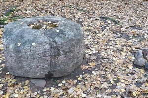 Pagonys ant dubenuotųjų akmenų niekada ugnies nekūreno. Kas tie XXI a. vandalai?