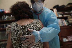 JAV uždraudė keliones iš nauju COVID-19 epicentru tapusios Brazilijos