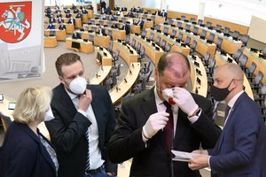 Jeigu Seimo rinkimai vyktų šiandien: S. Skvernelis ir A. Veryga jau išlošė, įspėja dėl pikto balsavimo