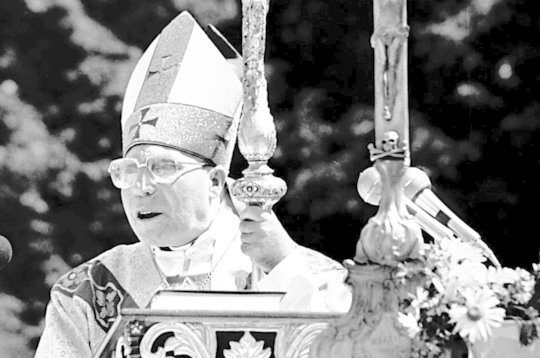 2000 m. mirė kardinolas, Kauno arkivyskupas emeritas Vincentas Sladkevičius (79 m.). Jis buvo antrasis Lietuvos kardinolas.<br>P.Lileikio nuotr.