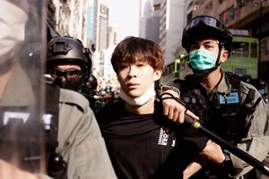 Kinija grasina Amerikai atsakomosiomis priemonėmis, jei bus nubausta dėl Honkongo