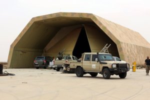 Tripolio vyriausybė: Rusijos samdiniai atitraukiami iš kovos veiksmų zonų Libijoje