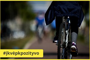 Atsidavimas vardan išgyvenimo: 15-metė dviračiu 1 200 km vežė namo savo neįgalų tėvą