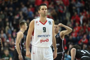 Oficialu: M. Kalnietis pratęsė sutartį su „Lokomotiv“ komanda