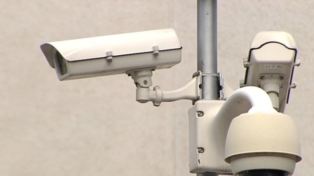 Visuomenės saugumą turinčios užtikrinti stebėjimo kameros – nesaugios