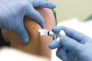 Skiepų naudą neigęs medikas sulaukė griežtos bausmės