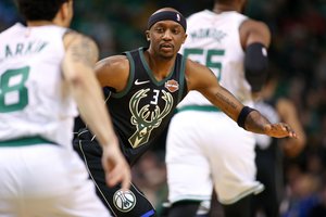 Ą. Tubelį Arizonos universitete treniruos NBA čempionas