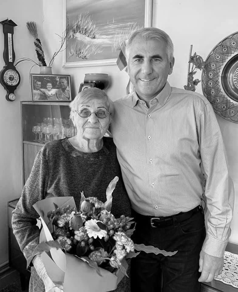 V.Ušackas praėjusių metų spalio 5 d. savo motiną pasveikino Mokytojo dienos proga.<br>Facebook/Vygaudas Ušacko nuotr.
