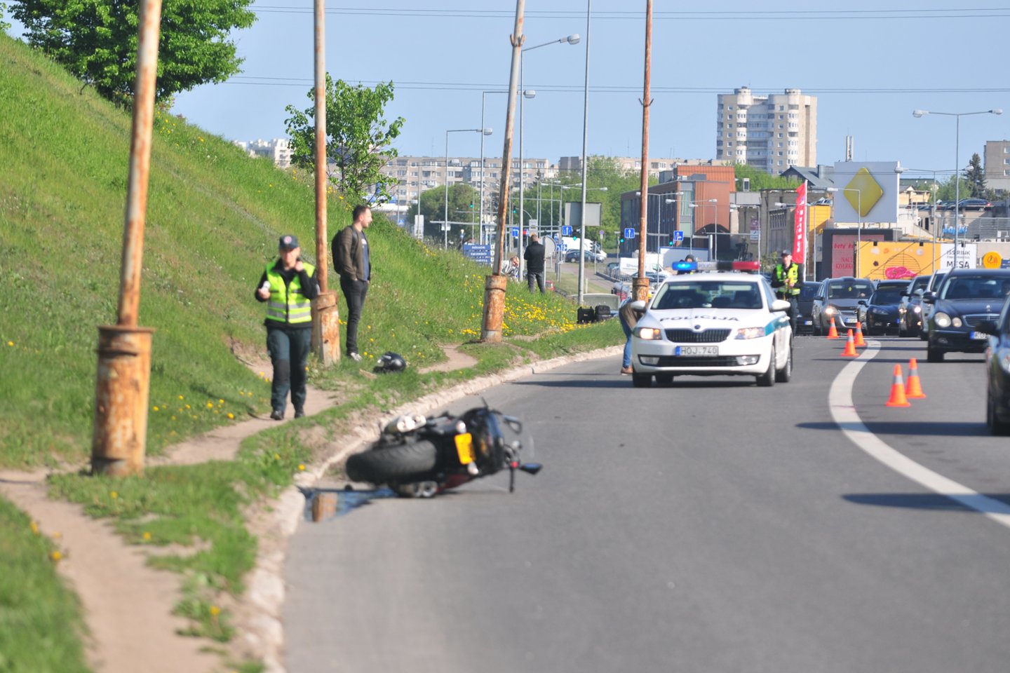 Nors motociklų sezonas prasidėjo vos prieš kelis mėnesius, tačiau eismo įvykių statistika neraminanti: vien gegužės pabaigoje žuvo 2 motociklininkai. <br>A.Vaitkevičiaus nuotr.