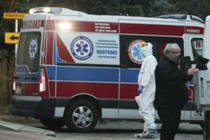 Pandemijos sąmokslu tikinti dainininkė iškvietė į dvikovą ministrą