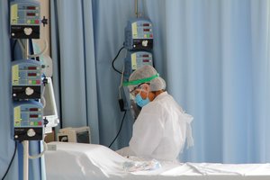 Jaunieji šalies medikai susiduria su sunkiausiu savo egzaminu – kaunasi prieš koronavirusą