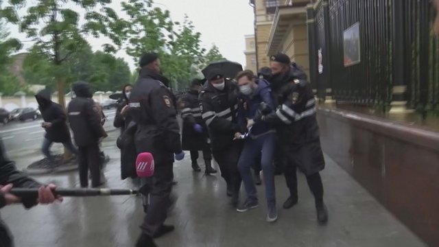 Rusijoje sulaikomi opozicionieriai: policija dangstosi karantinu aktyvistams tramdyti