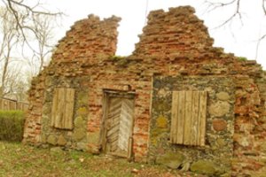 Tarp neprižiūrimų kultūros paveldo objektų – liūdnojo veido Šateikių dvaro sodyba