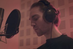 Gabrielius Vagelis pristatė dainos „Vėl iš naujo“ vaizdo klipą: atskleidė kūrybinį procesą