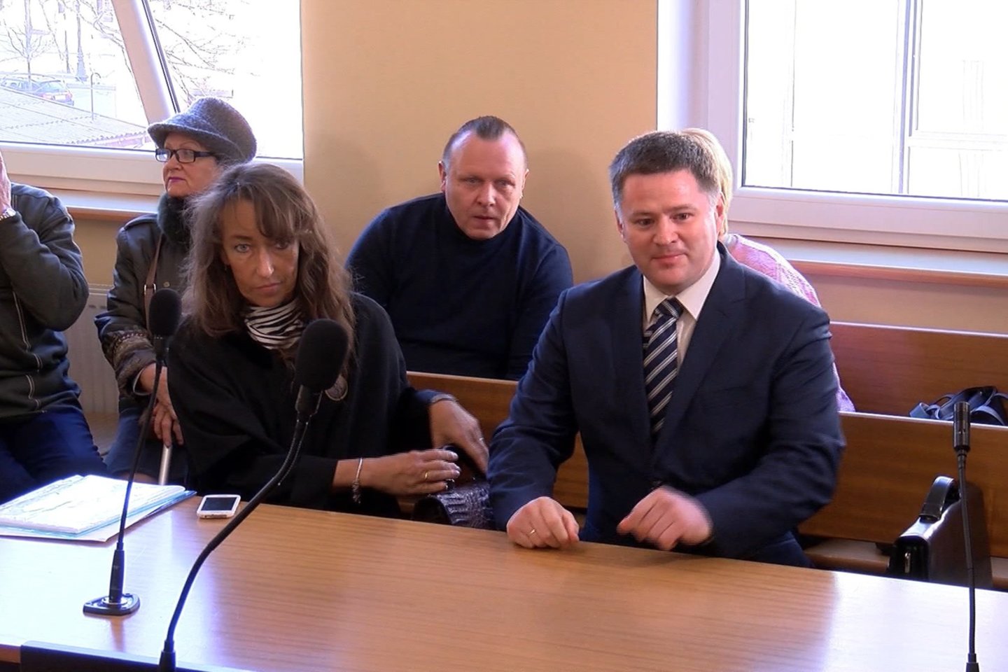 Klaipėdietė advokatė M.Kunickienė (kairėje) ne visada pateisina klientų lūkesčius ir viltis.<br> A.Pilaitienės nuotr.